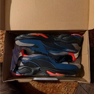 Puma RS-Connect Dust Sneakers in Blue and Red